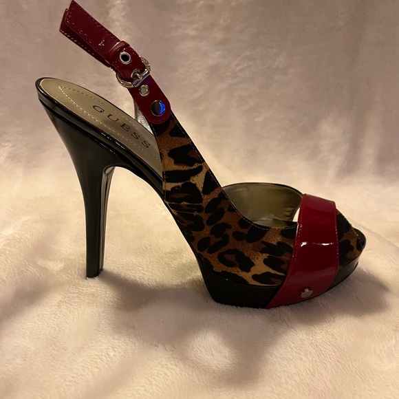 Guess platform peep toe sling backs 8.5. Red patent leather & leopard pattern. - Picture 3 of 12